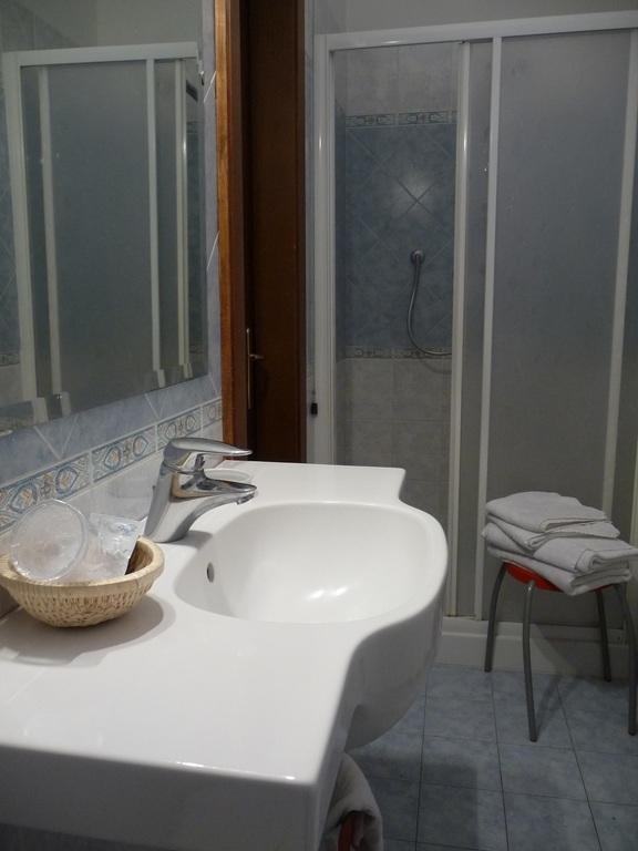 Hotel Ariston Pisa Rum bild