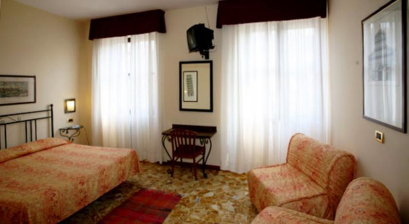 Hotel Ariston Pisa Rum bild
